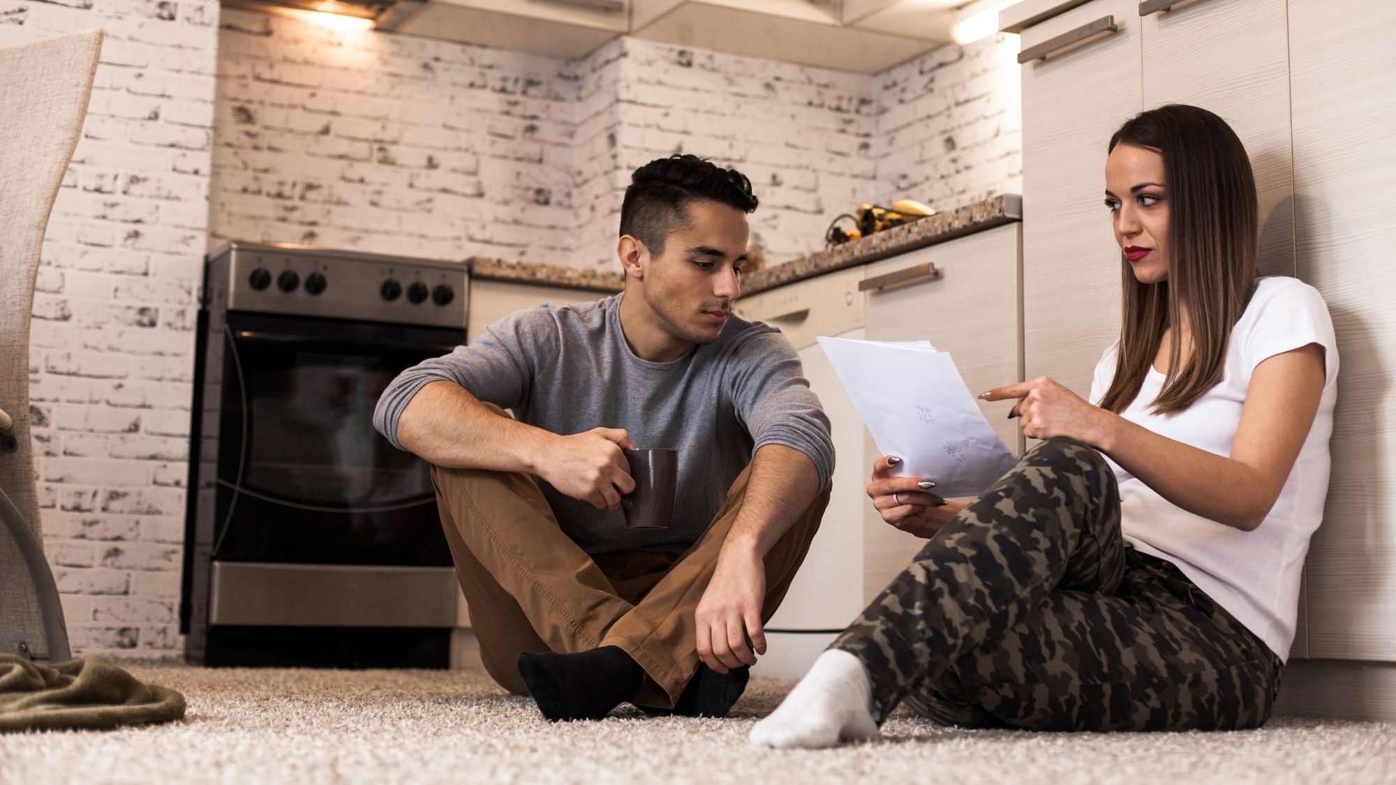 זוג בדירה - חינוך פנסיוני, להבין פנסיה