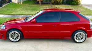 רכב משפחתי אדום – ביטוח רכב משפחתי