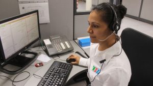 מוקדנית שירות - חידוש ביטוח רכב ודירה