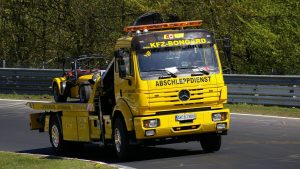 משאית גרר - שירותי רכב וגרירה